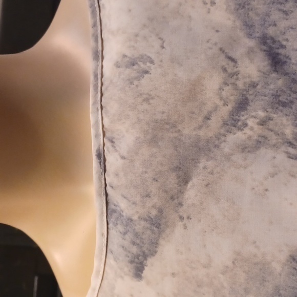 GILI Women's Marble Look‎ Top -EUC - Size Sm but fits loosely like Med - Picture 3 of 7